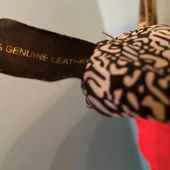 Rebecca Minkoff red leather cross body with gold chain strap and gold accents - Picture 7 of 11